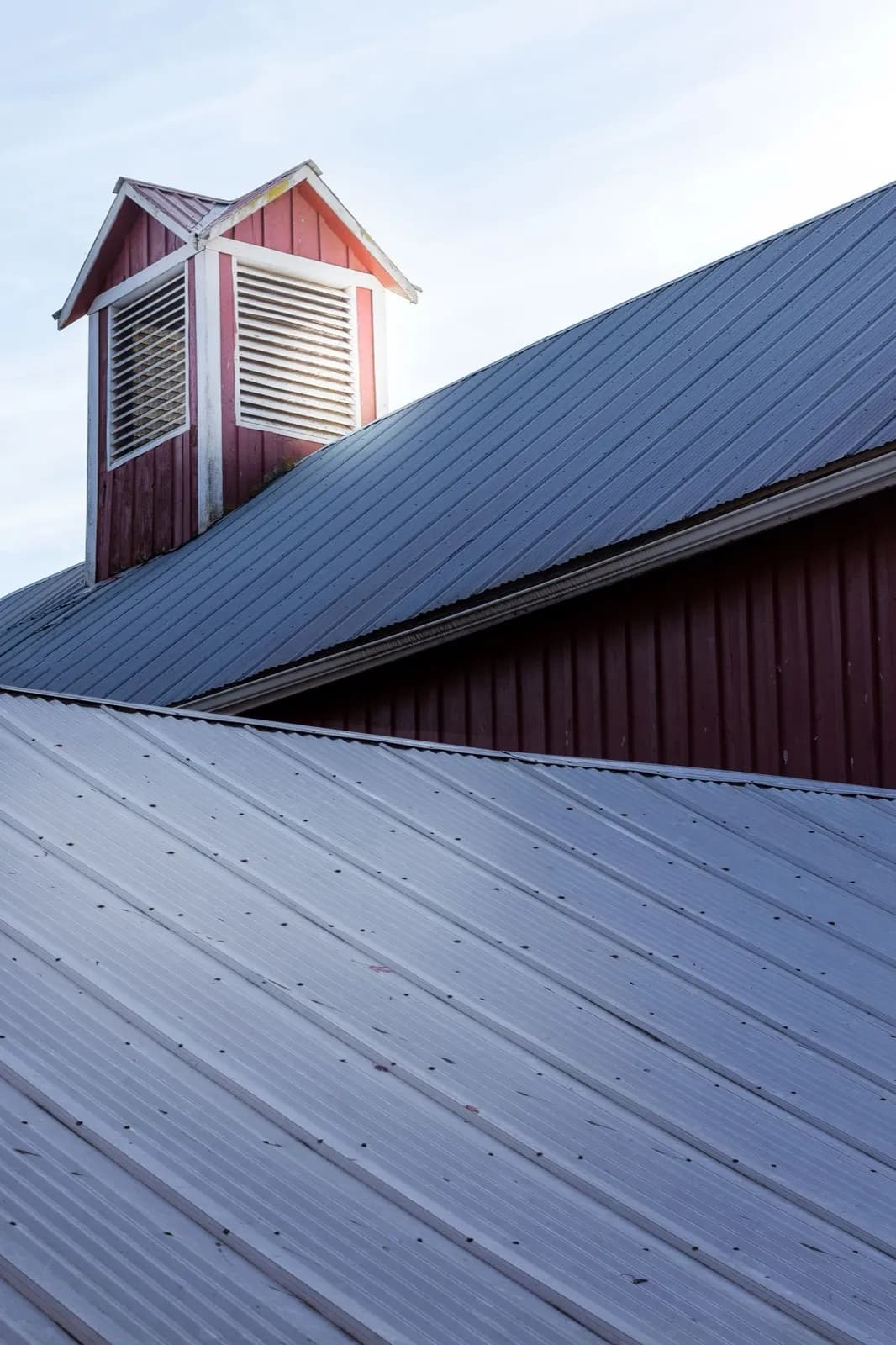 Standing-seam metal roof